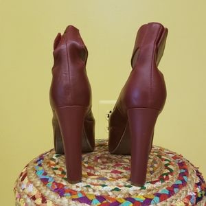 Jeffrey Campbell cranberryred peep toe heels sz 9.